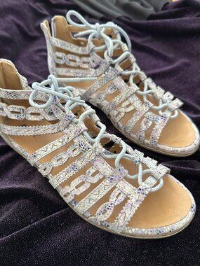 Gladiator Earth leather sandals. Shades of purple, blue and opal. Size 7.